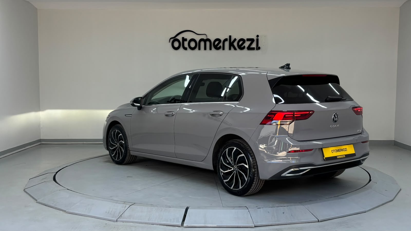 VOLKSWAGEN GOLF 9